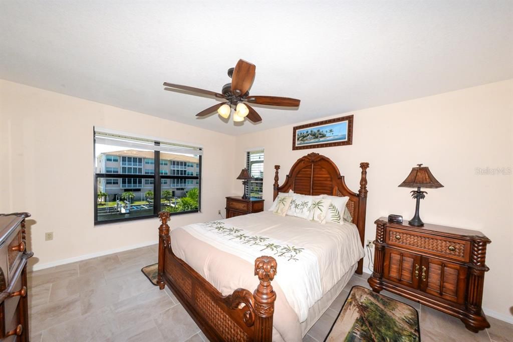 En Venta: $289,900 (2 camas, 2 baños, 1226 Pies cuadrados)