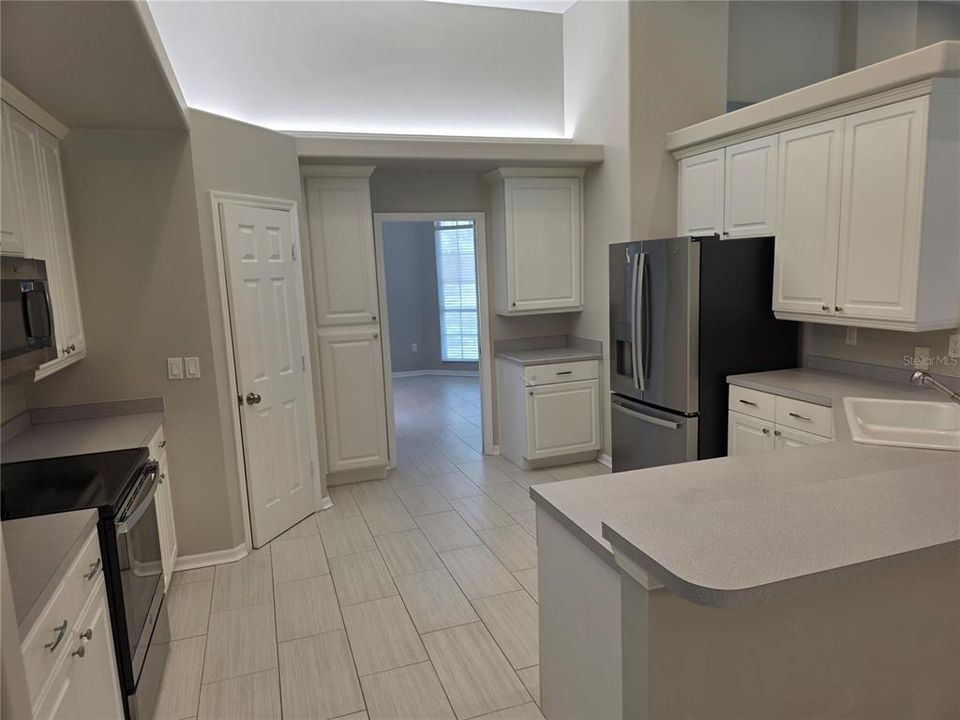 For Sale: $725,000 (4 beds, 3 baths, 2662 Square Feet)