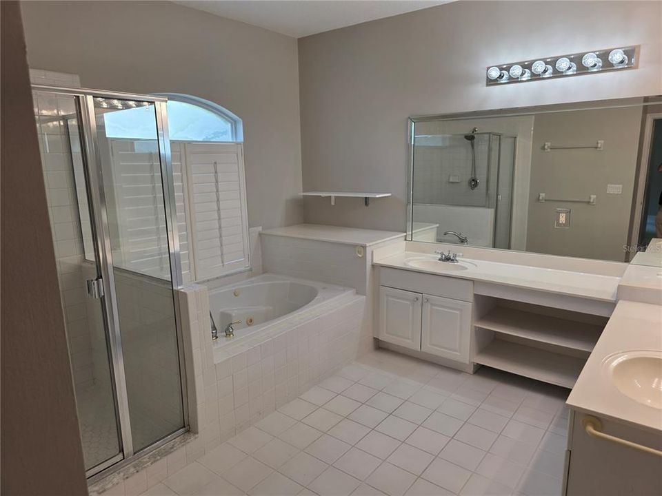 For Sale: $725,000 (4 beds, 3 baths, 2662 Square Feet)