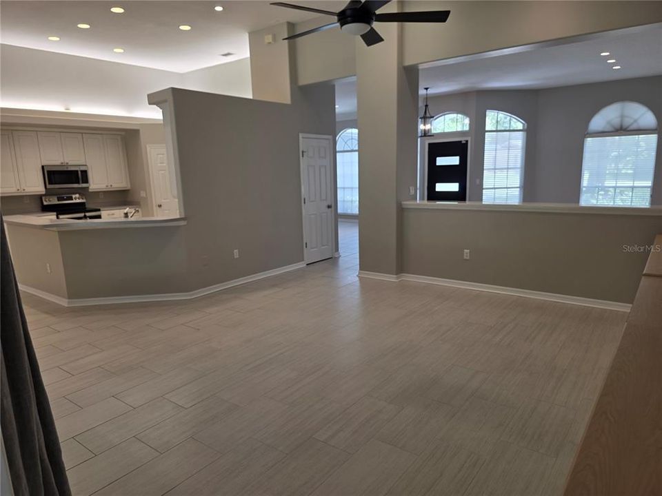 For Sale: $725,000 (4 beds, 3 baths, 2662 Square Feet)