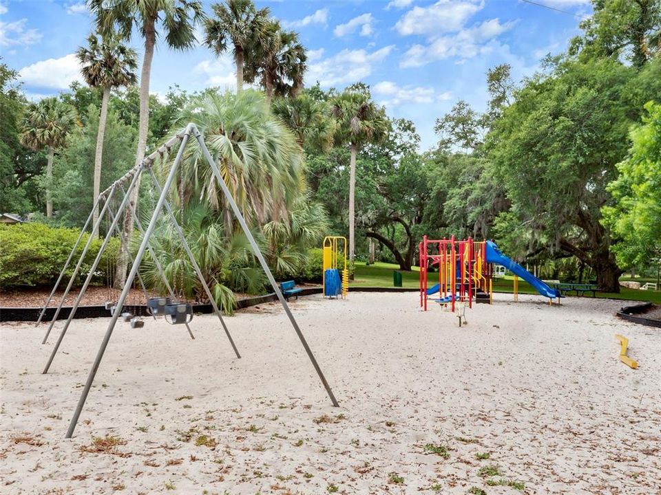 For Sale: $725,000 (4 beds, 3 baths, 2662 Square Feet)