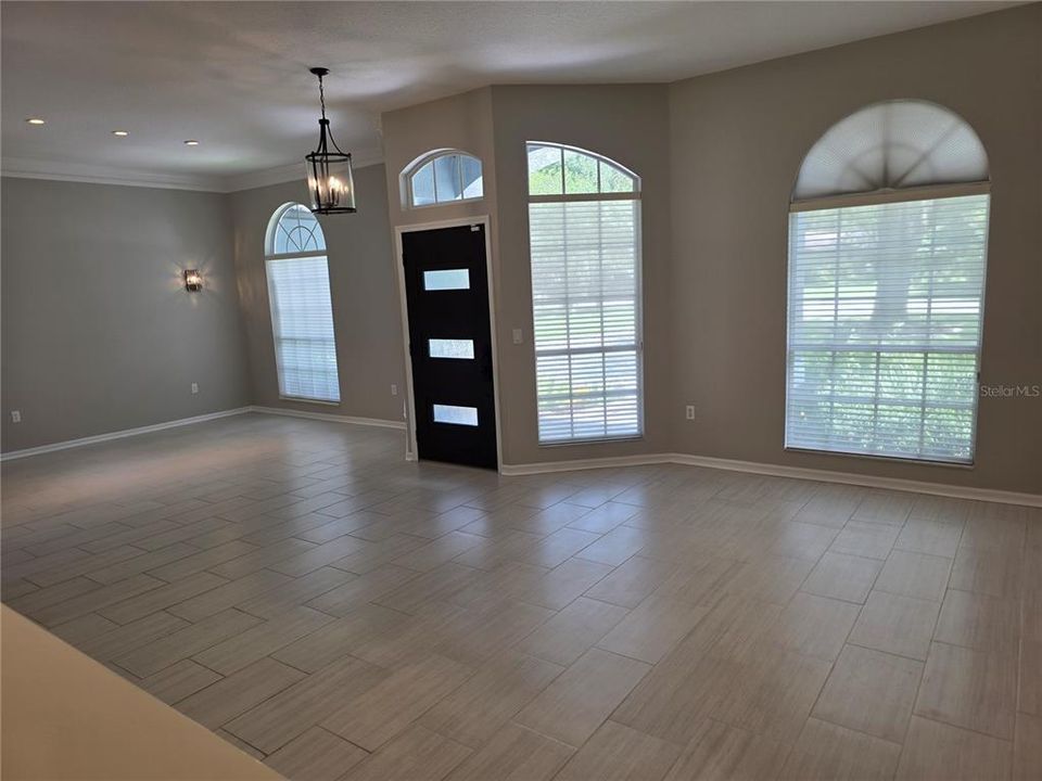 For Sale: $725,000 (4 beds, 3 baths, 2662 Square Feet)