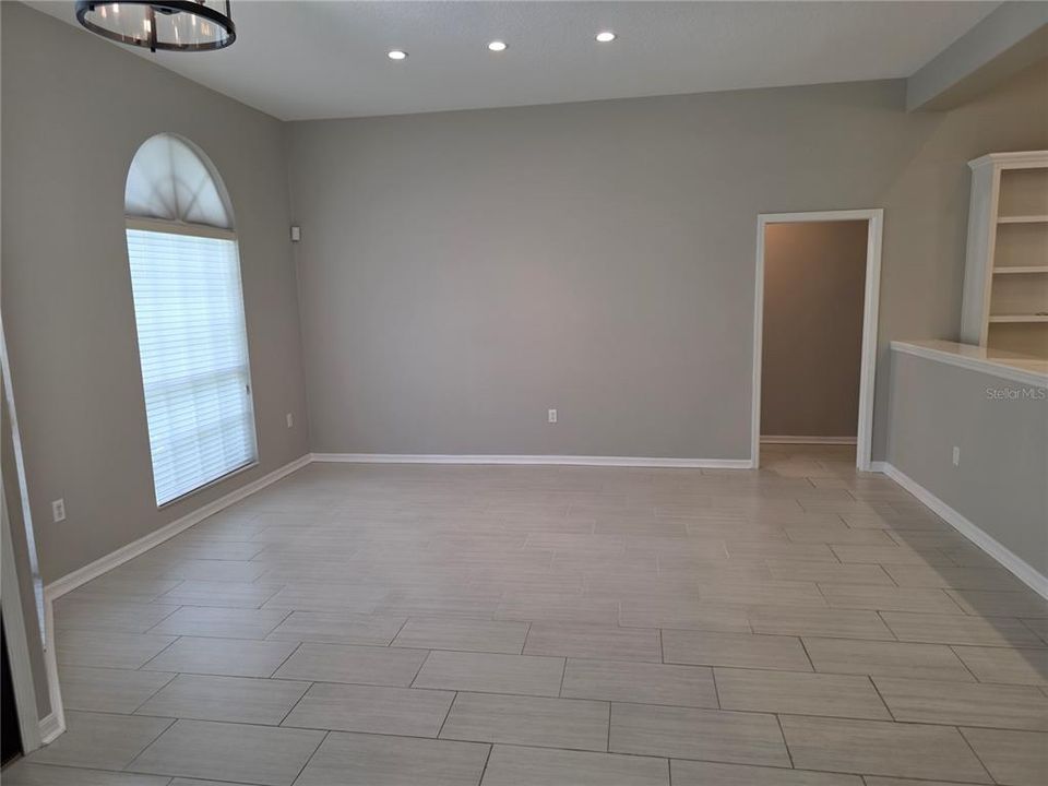 For Sale: $725,000 (4 beds, 3 baths, 2662 Square Feet)