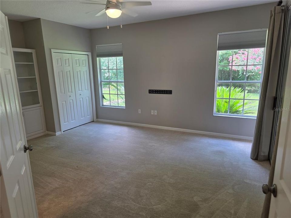 For Sale: $725,000 (4 beds, 3 baths, 2662 Square Feet)