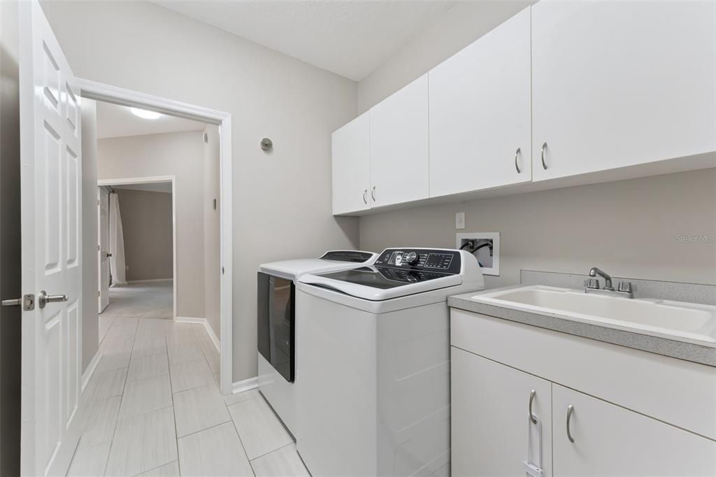 For Sale: $725,000 (4 beds, 3 baths, 2662 Square Feet)