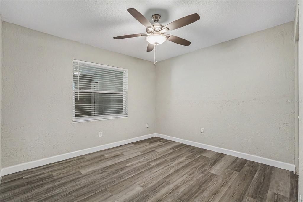 For Sale: $304,900 (3 beds, 2 baths, 1591 Square Feet)