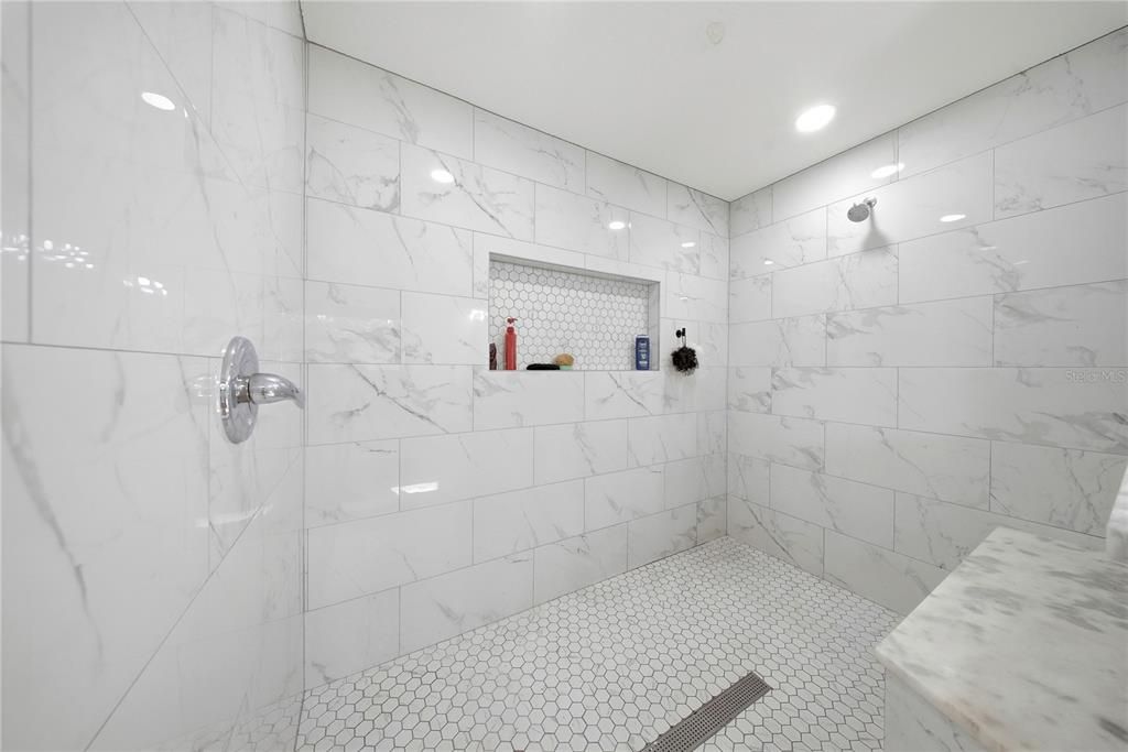 For Sale: $499,999 (4 beds, 3 baths, 2136 Square Feet)