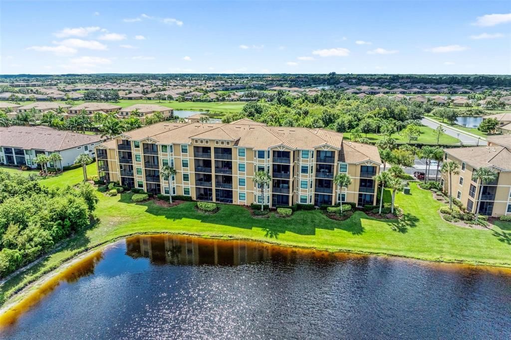 For Sale: $209,900 (2 beds, 2 baths, 1121 Square Feet)