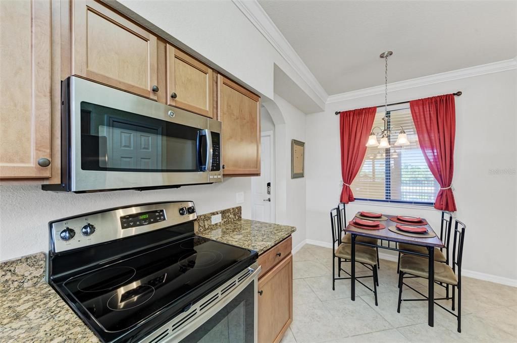 For Sale: $209,900 (2 beds, 2 baths, 1121 Square Feet)