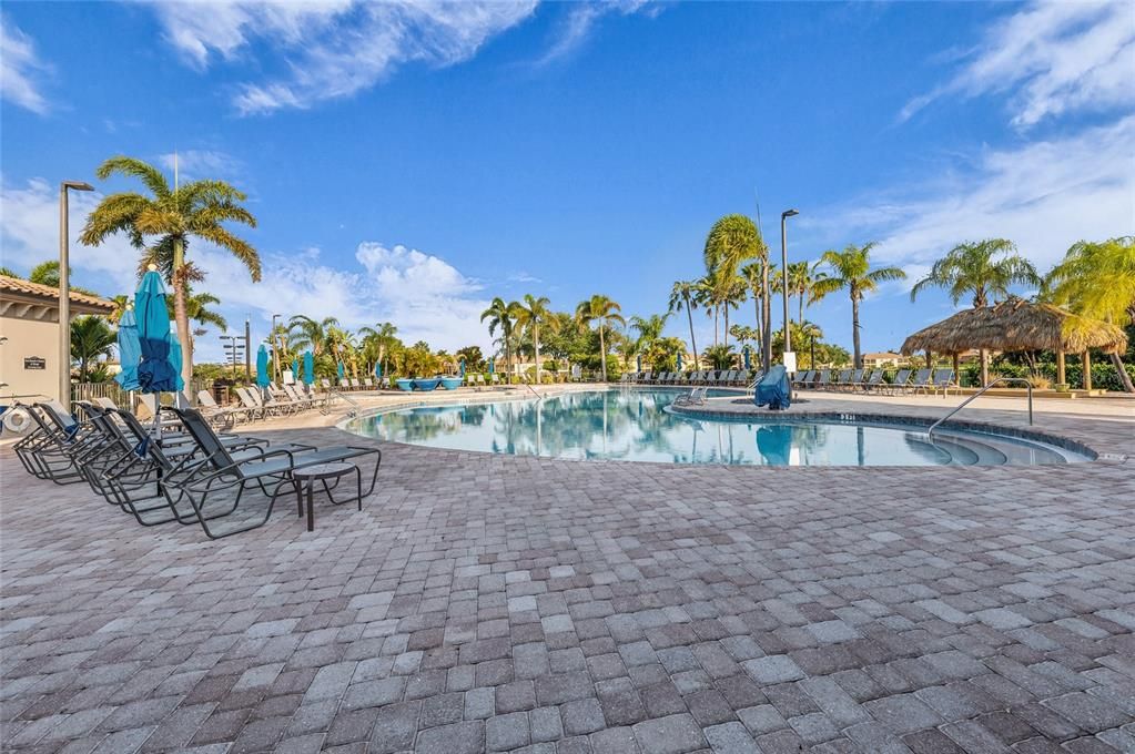 For Sale: $209,900 (2 beds, 2 baths, 1121 Square Feet)