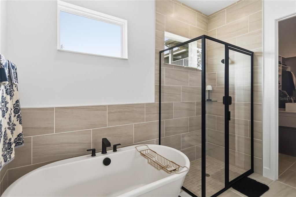 For Sale: $850,000 (4 beds, 3 baths, 2993 Square Feet)
