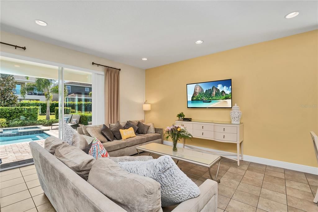 For Rent: $4,250 (8 beds, 7 baths, 3412 Square Feet)