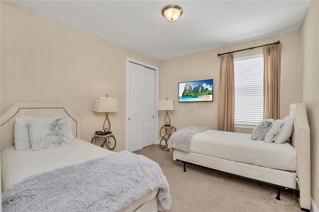 For Rent: $4,250 (8 beds, 7 baths, 3412 Square Feet)