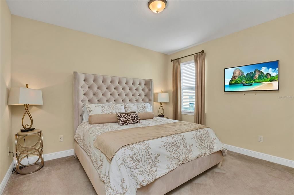 For Rent: $4,250 (8 beds, 7 baths, 3412 Square Feet)