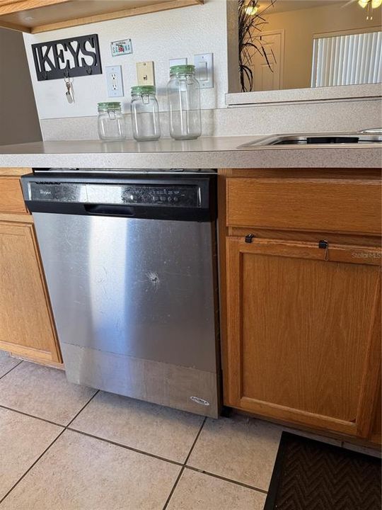 В аренду: $2,300 (2 спален, 2 ванн, 1116 Квадратных фут)