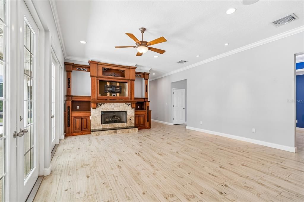 For Sale: $875,000 (3 beds, 3 baths, 3431 Square Feet)