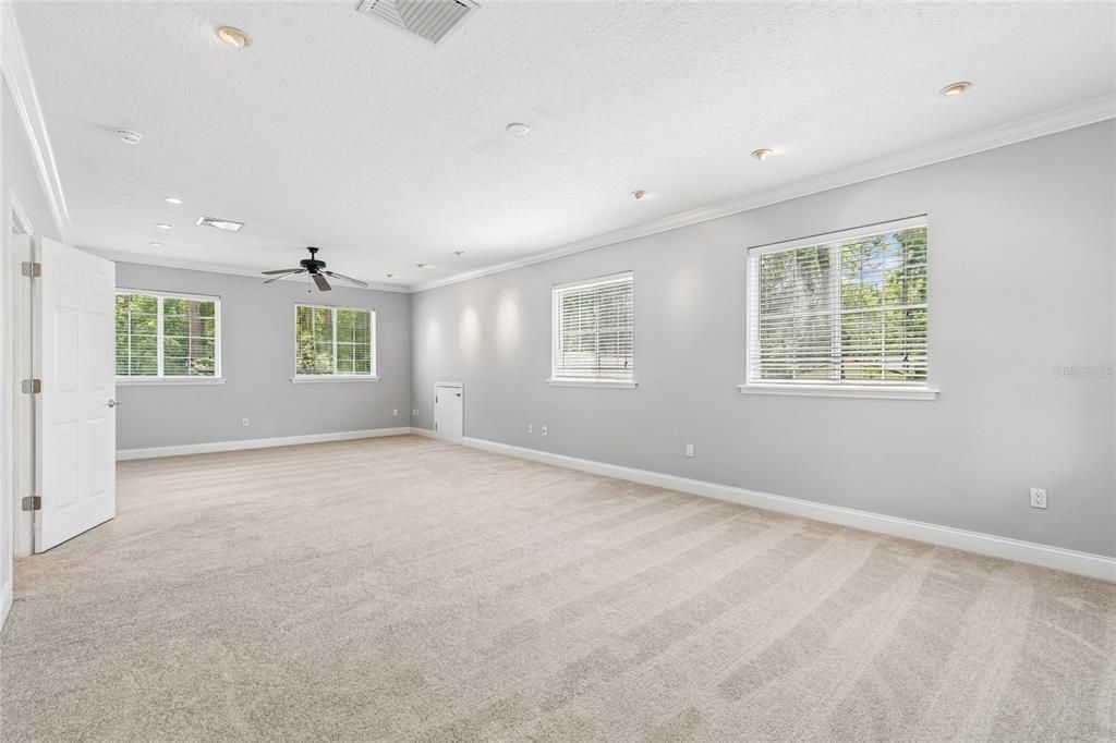 For Sale: $875,000 (3 beds, 3 baths, 3431 Square Feet)