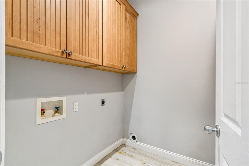 For Sale: $875,000 (3 beds, 3 baths, 3431 Square Feet)