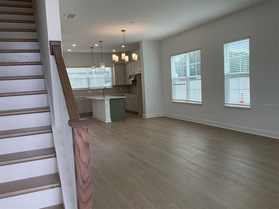 For Sale: $648,683 (3 beds, 2 baths, 1714 Square Feet)
