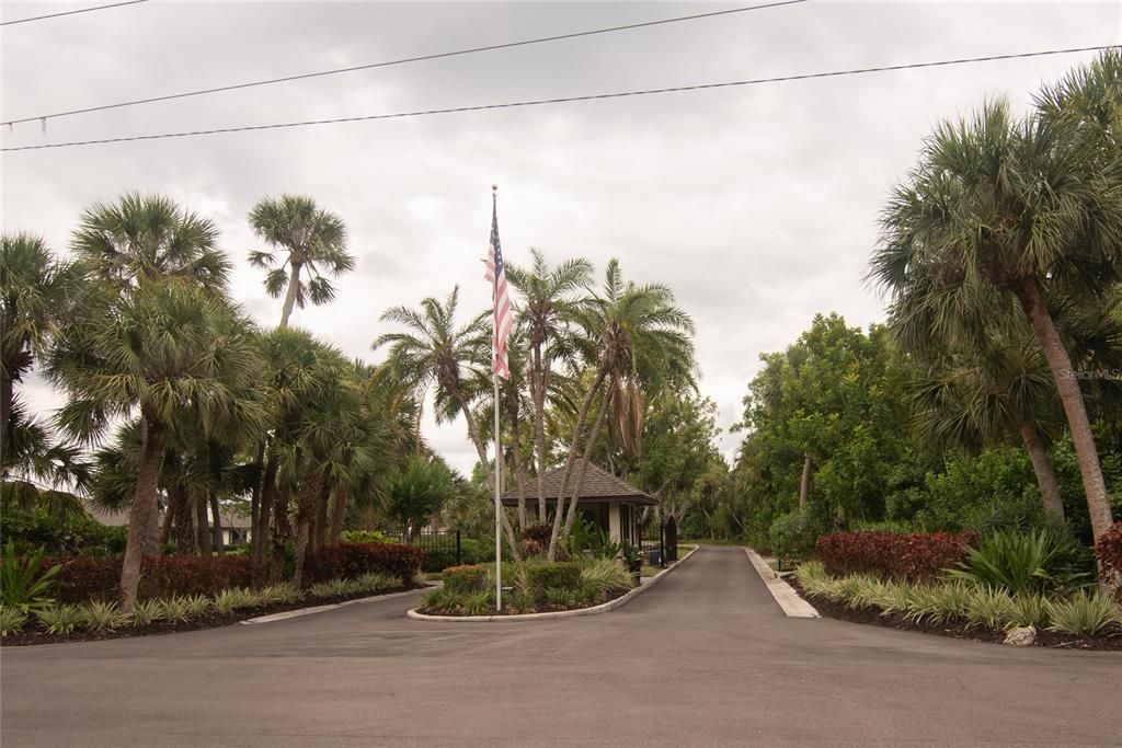 For Sale: $419,900 (3 beds, 2 baths, 1922 Square Feet)