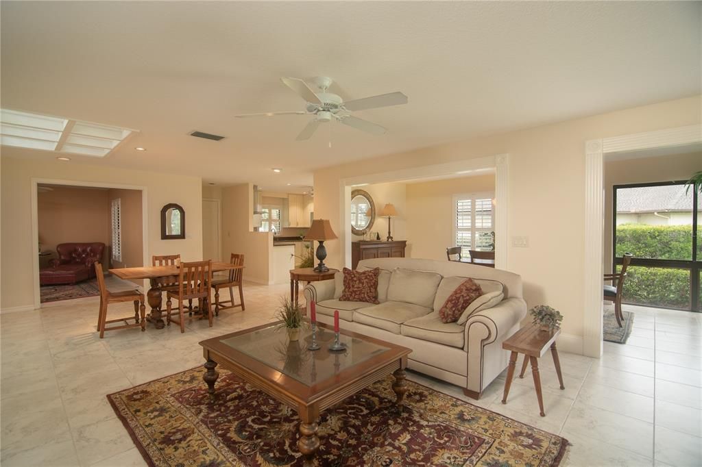 For Sale: $419,900 (3 beds, 2 baths, 1922 Square Feet)