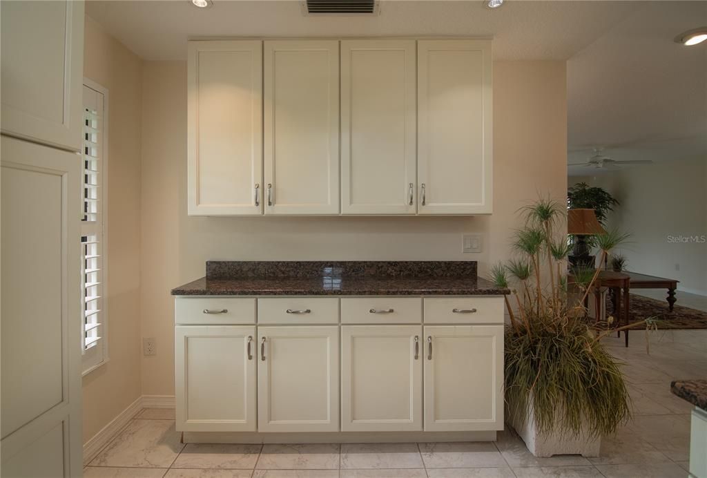 For Sale: $419,900 (3 beds, 2 baths, 1922 Square Feet)