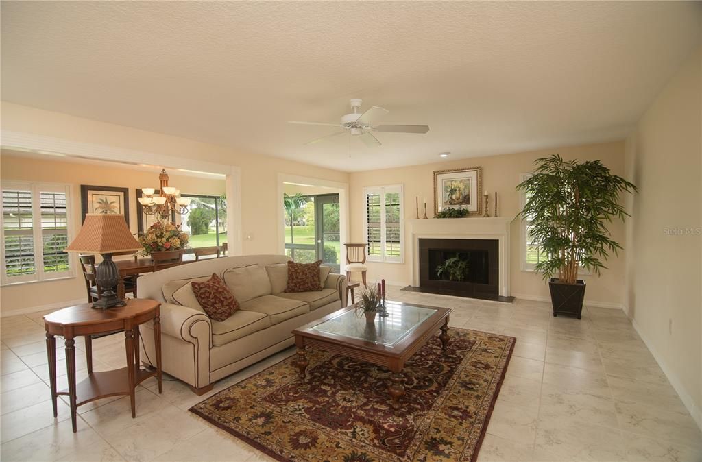 For Sale: $419,900 (3 beds, 2 baths, 1922 Square Feet)