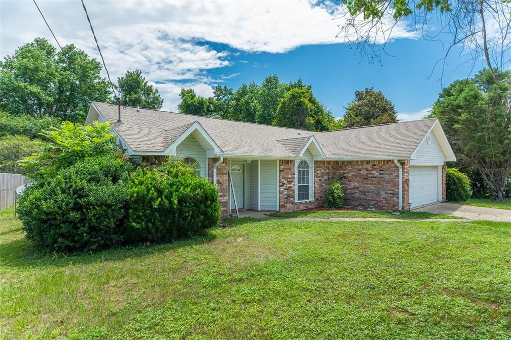 For Sale: $270,000 (3 beds, 2 baths, 1700 Square Feet)