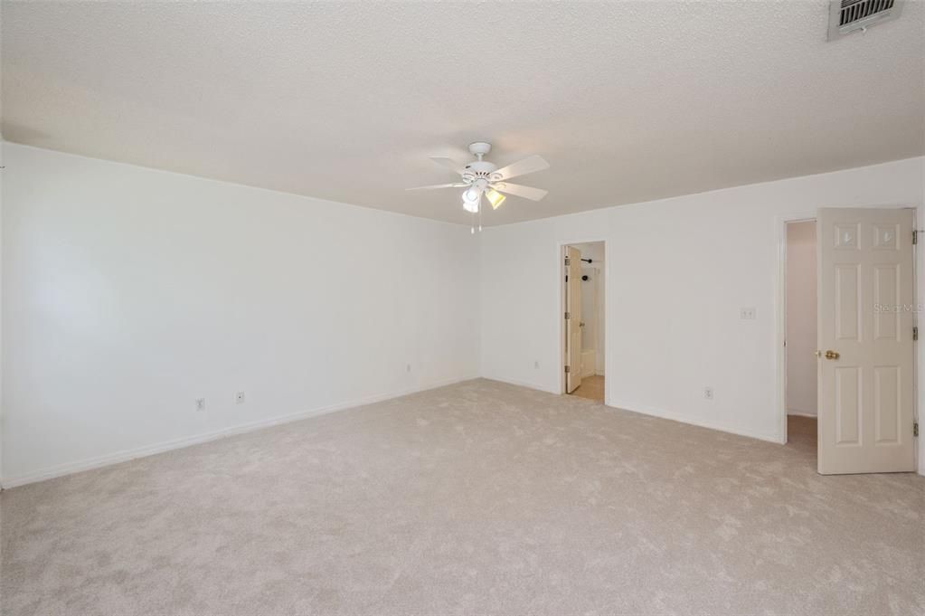 For Sale: $270,000 (3 beds, 2 baths, 1700 Square Feet)