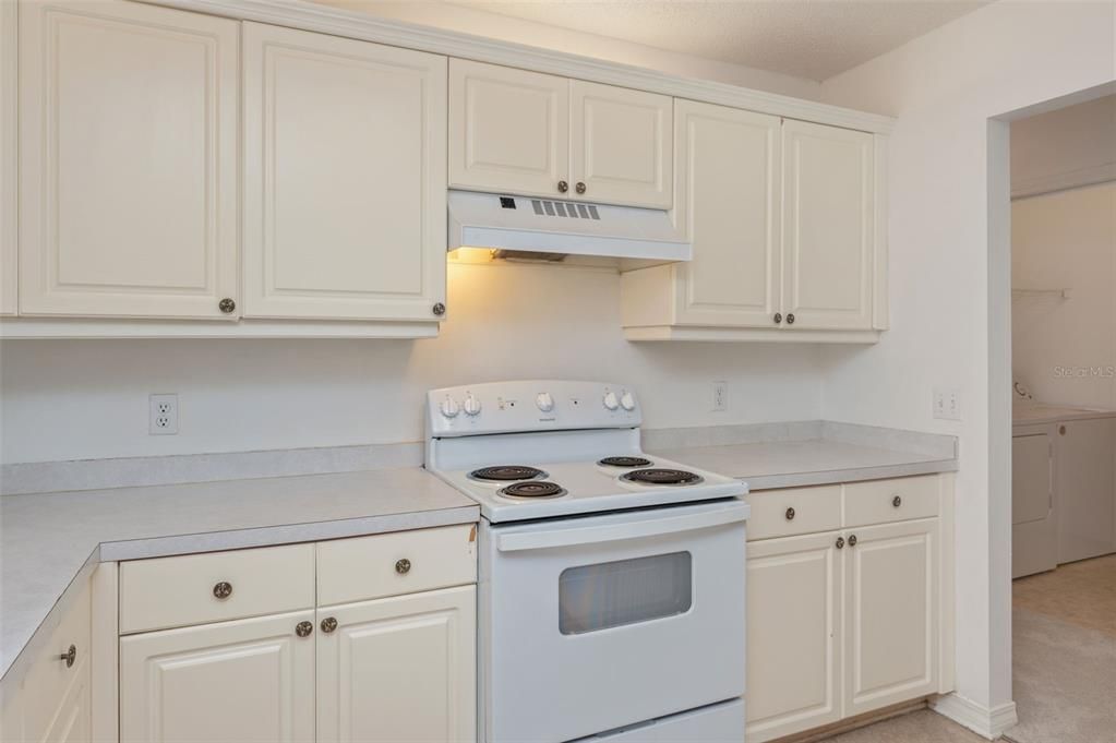 For Sale: $270,000 (3 beds, 2 baths, 1700 Square Feet)