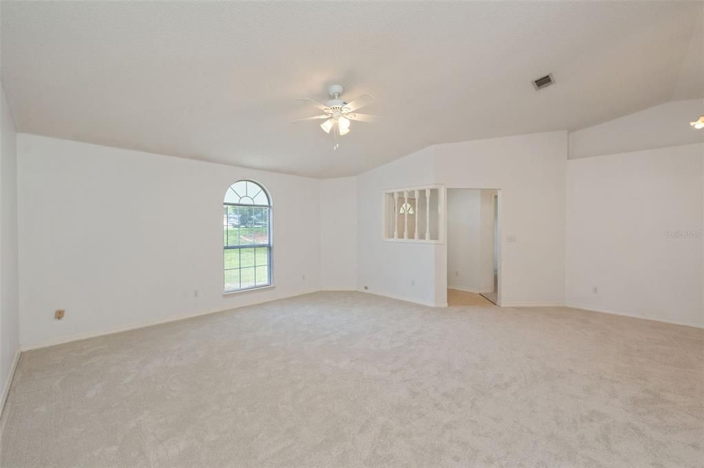 For Sale: $270,000 (3 beds, 2 baths, 1700 Square Feet)