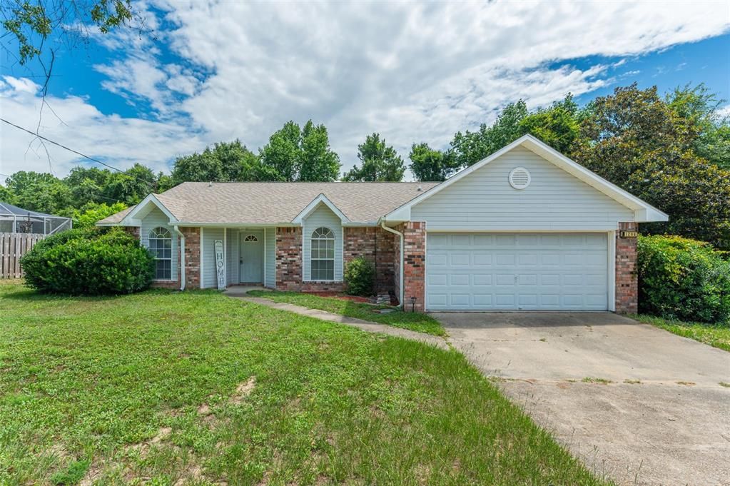 For Sale: $270,000 (3 beds, 2 baths, 1700 Square Feet)