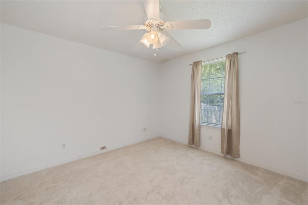 For Sale: $270,000 (3 beds, 2 baths, 1700 Square Feet)