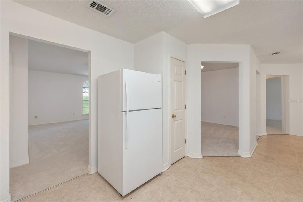 For Sale: $270,000 (3 beds, 2 baths, 1700 Square Feet)