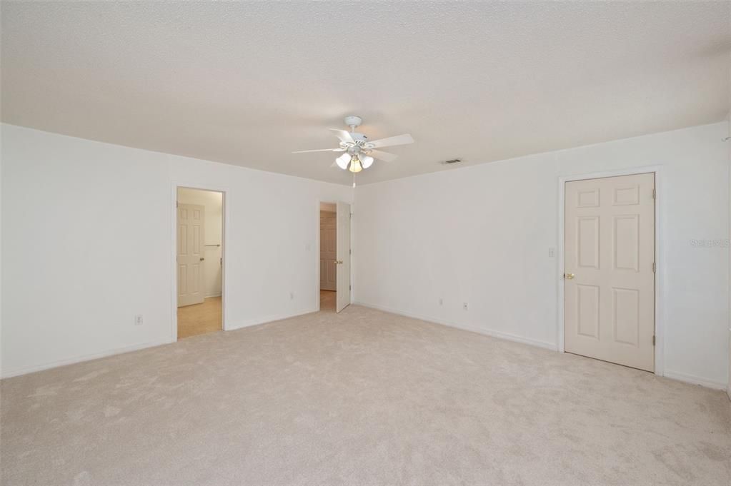 For Sale: $270,000 (3 beds, 2 baths, 1700 Square Feet)