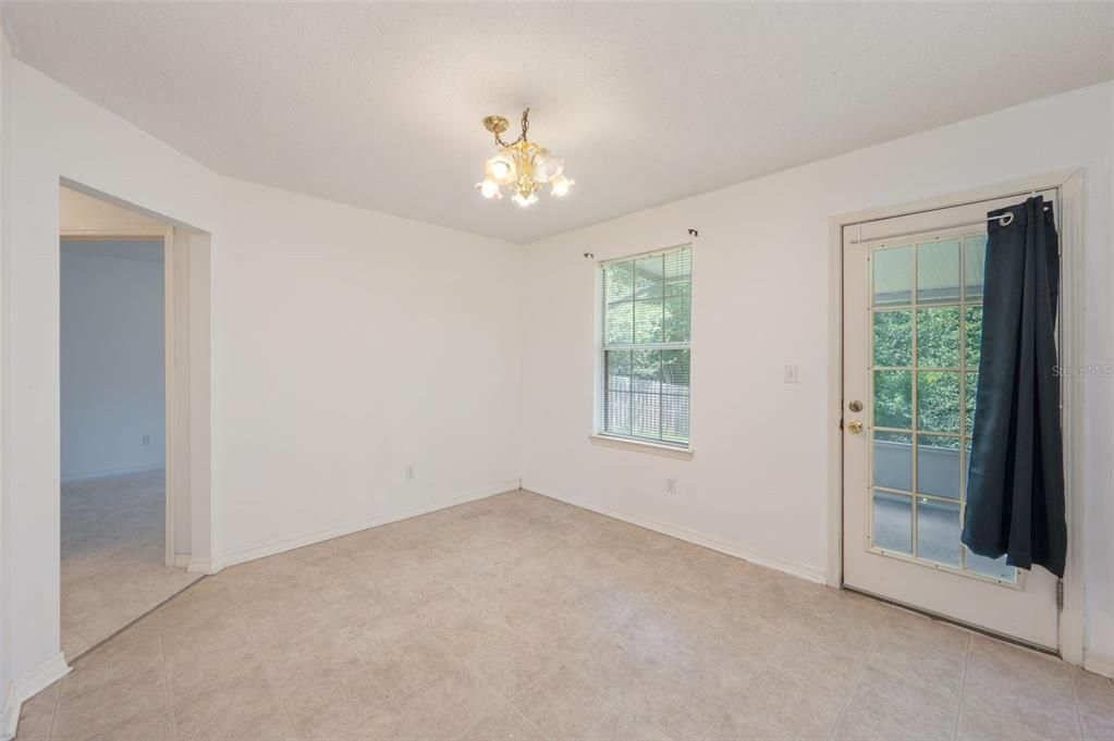 For Sale: $270,000 (3 beds, 2 baths, 1700 Square Feet)