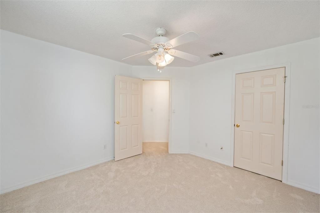 For Sale: $270,000 (3 beds, 2 baths, 1700 Square Feet)