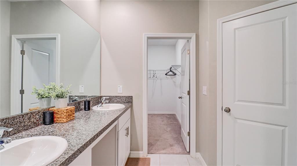For Sale: $265,000 (3 beds, 2 baths, 1597 Square Feet)