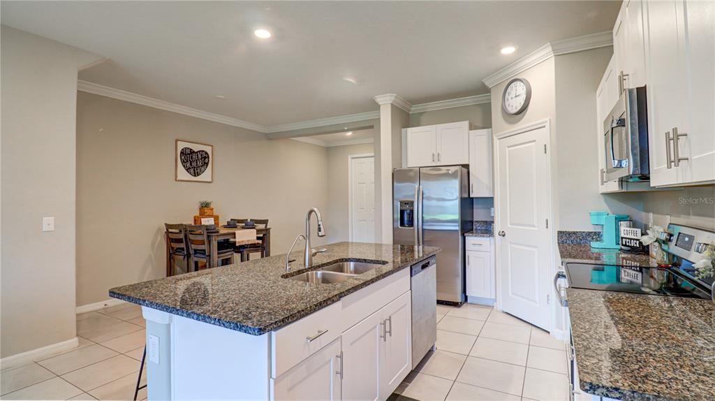 For Sale: $265,000 (3 beds, 2 baths, 1597 Square Feet)