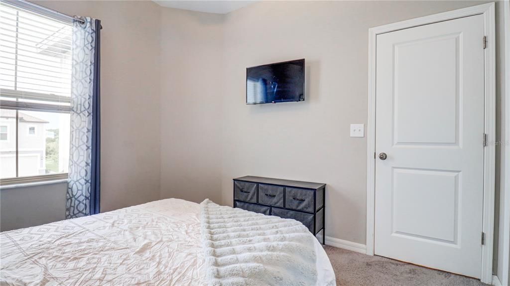 For Sale: $265,000 (3 beds, 2 baths, 1597 Square Feet)