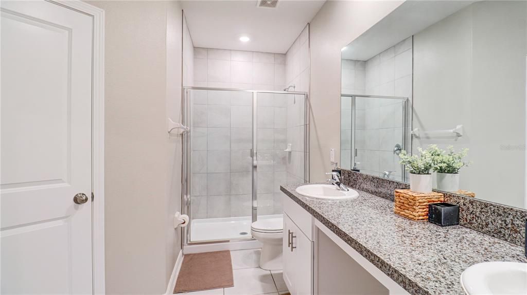 For Sale: $265,000 (3 beds, 2 baths, 1597 Square Feet)