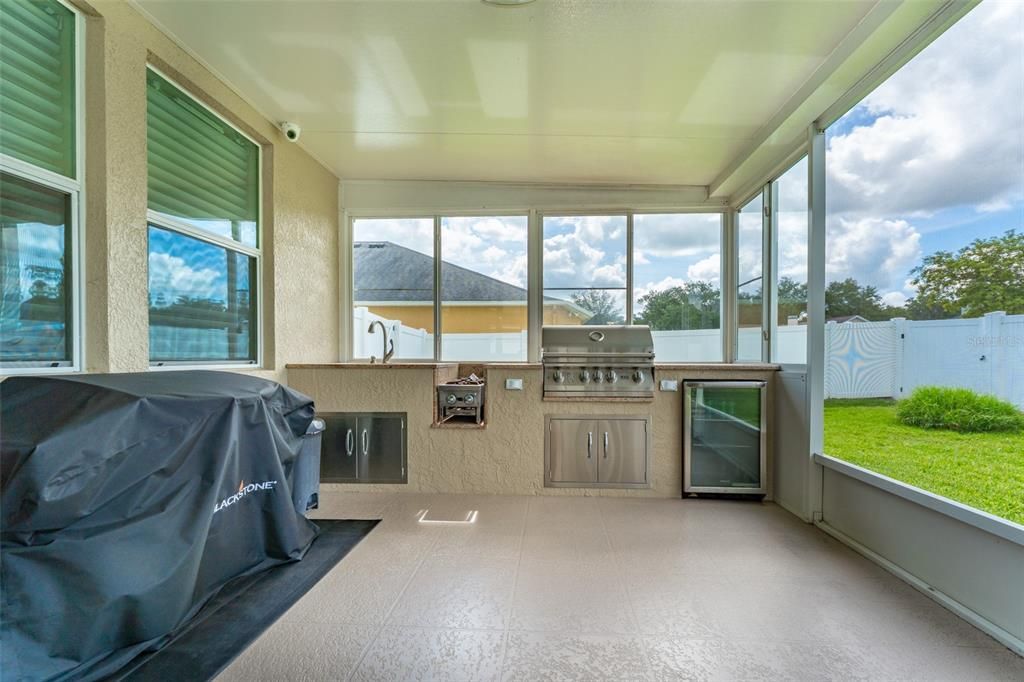 На продажу: $599,900 (4 спален, 3 ванн, 2355 Квадратных фут)
