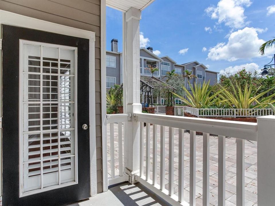 For Rent: $2,500 (2 beds, 2 baths, 938 Square Feet)