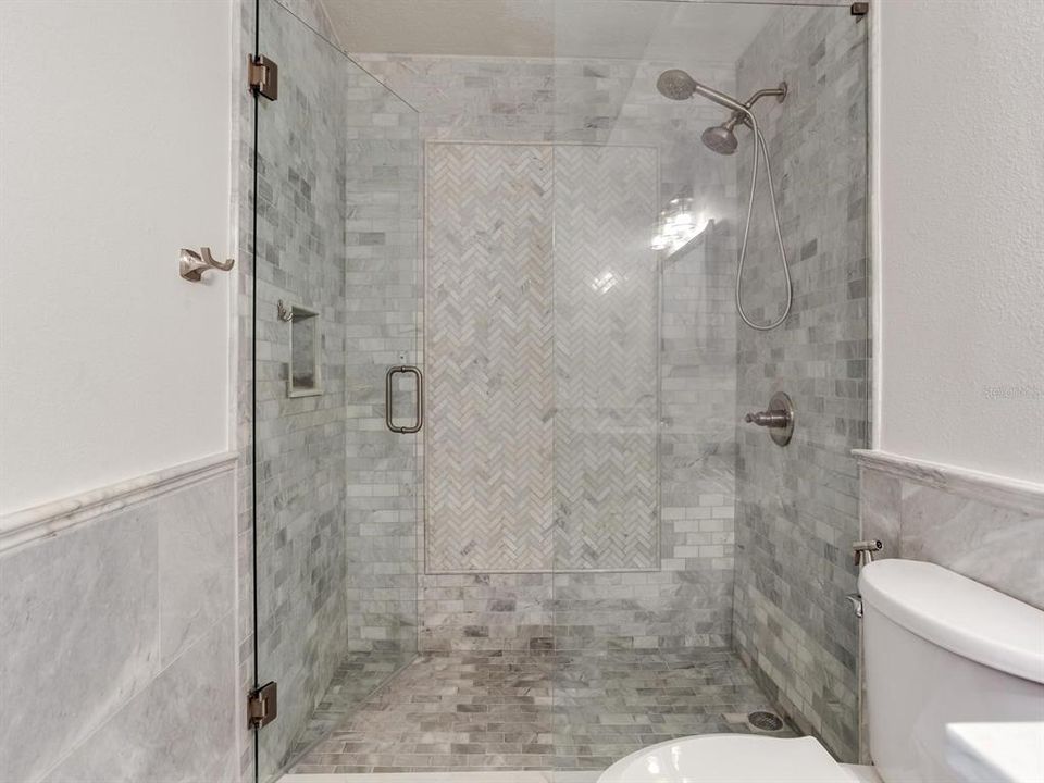 For Rent: $2,500 (2 beds, 2 baths, 938 Square Feet)