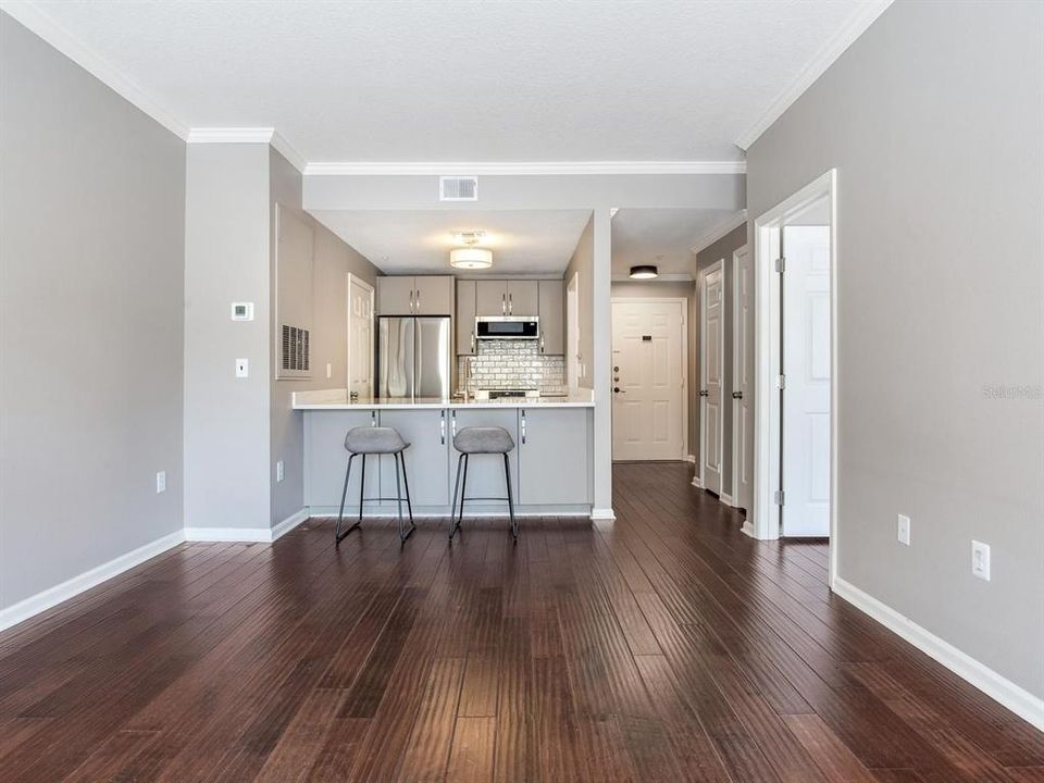 For Rent: $2,500 (2 beds, 2 baths, 938 Square Feet)