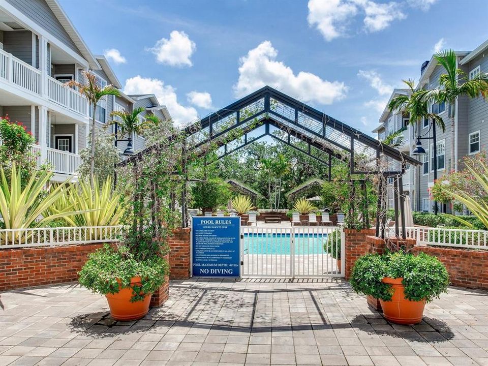 For Rent: $2,500 (2 beds, 2 baths, 938 Square Feet)