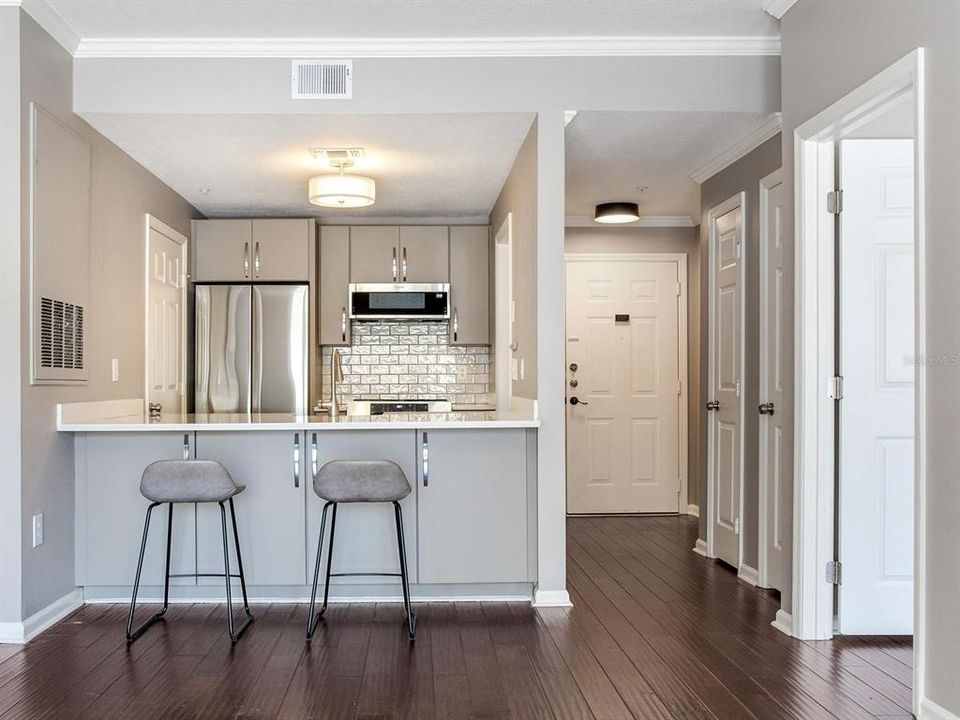 For Rent: $2,500 (2 beds, 2 baths, 938 Square Feet)