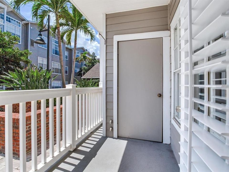 For Rent: $2,500 (2 beds, 2 baths, 938 Square Feet)