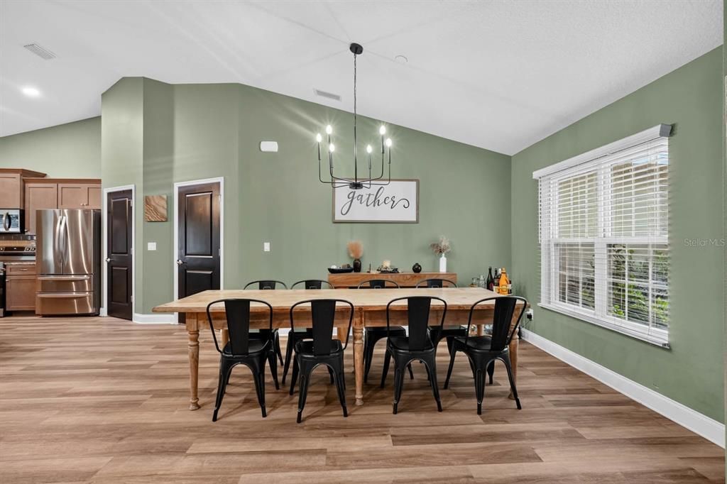 For Sale: $410,000 (3 beds, 2 baths, 2117 Square Feet)