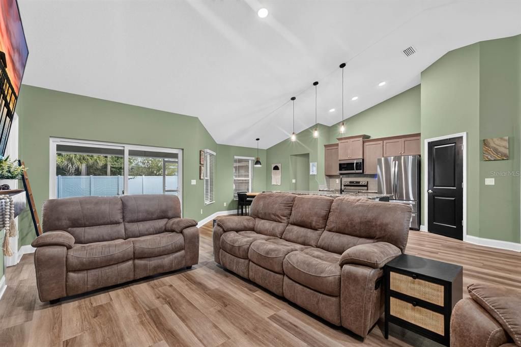 For Sale: $410,000 (3 beds, 2 baths, 2117 Square Feet)